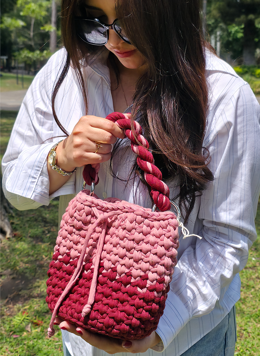 Bolso de mano estilo Cami